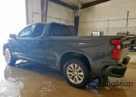 2020 Chevrolet Silverado C1500 Custom из США, поврежденный, VIN 1GCRWBEK2LZ218582